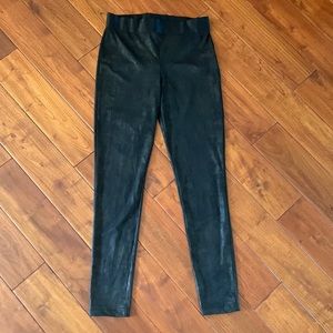 BEBE high waist Foil Print leather like legging with satin ribbon band LARGE